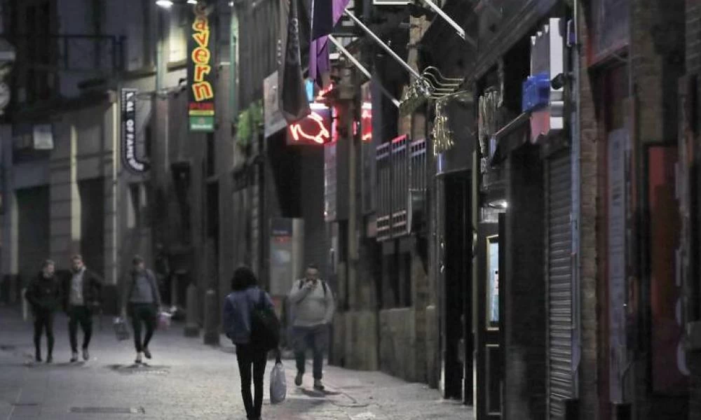 Γερμανοί οικονομολόγοι προειδοποιούν: Δεύτερο lockdown η οικονομία δεν αντέχει